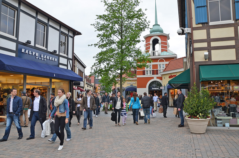 Late Night Shopping in Roermond + Verlosung › Style and Beauty